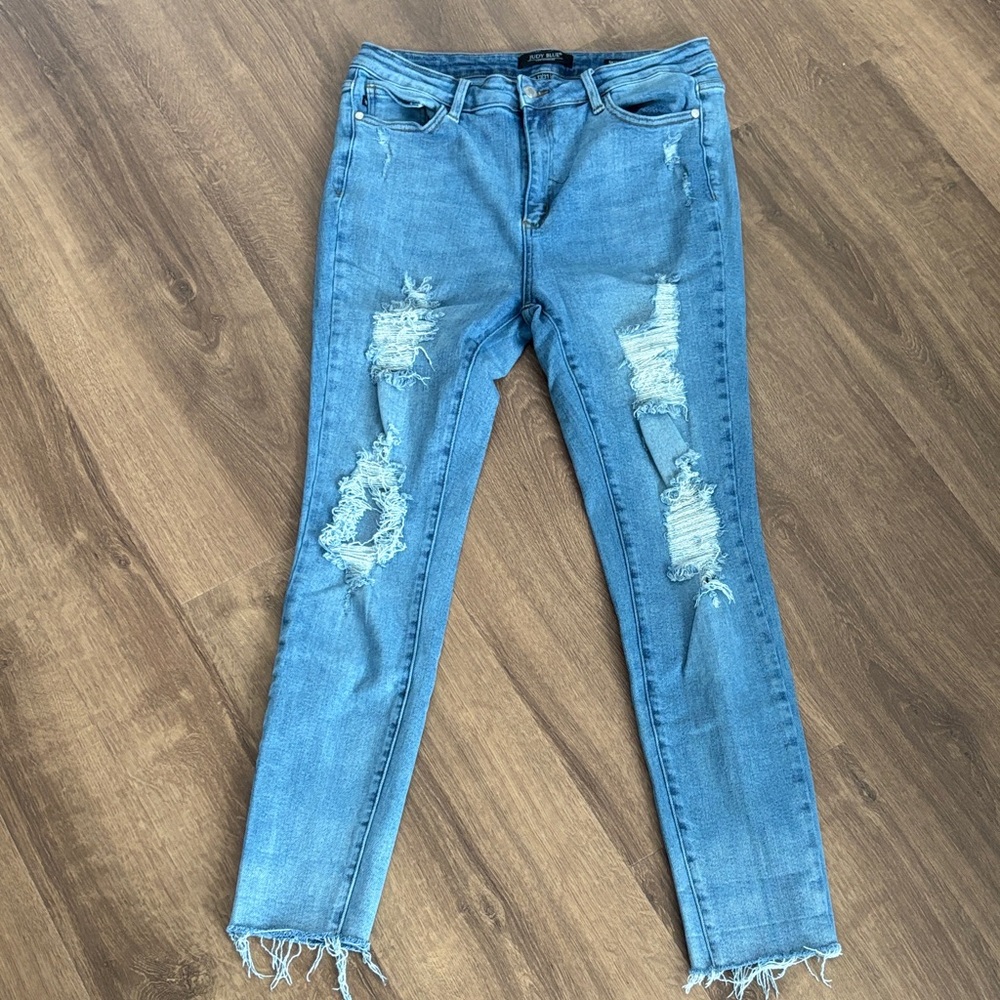 Judy Blue Distressed Skinny Jeans